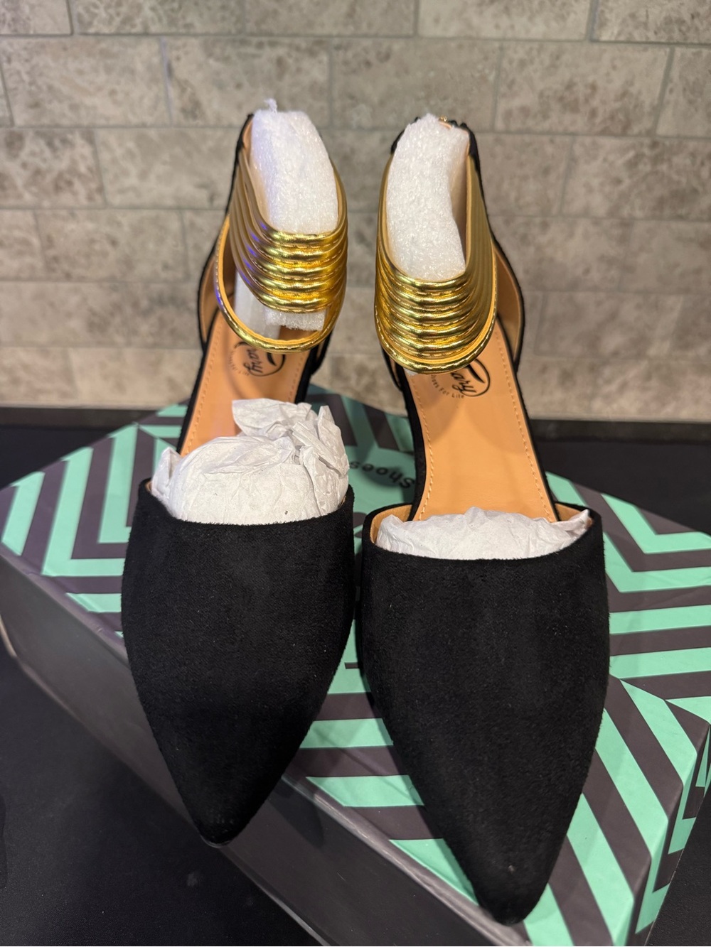 Trary brand women's black suede dressing shoes in size 6.
